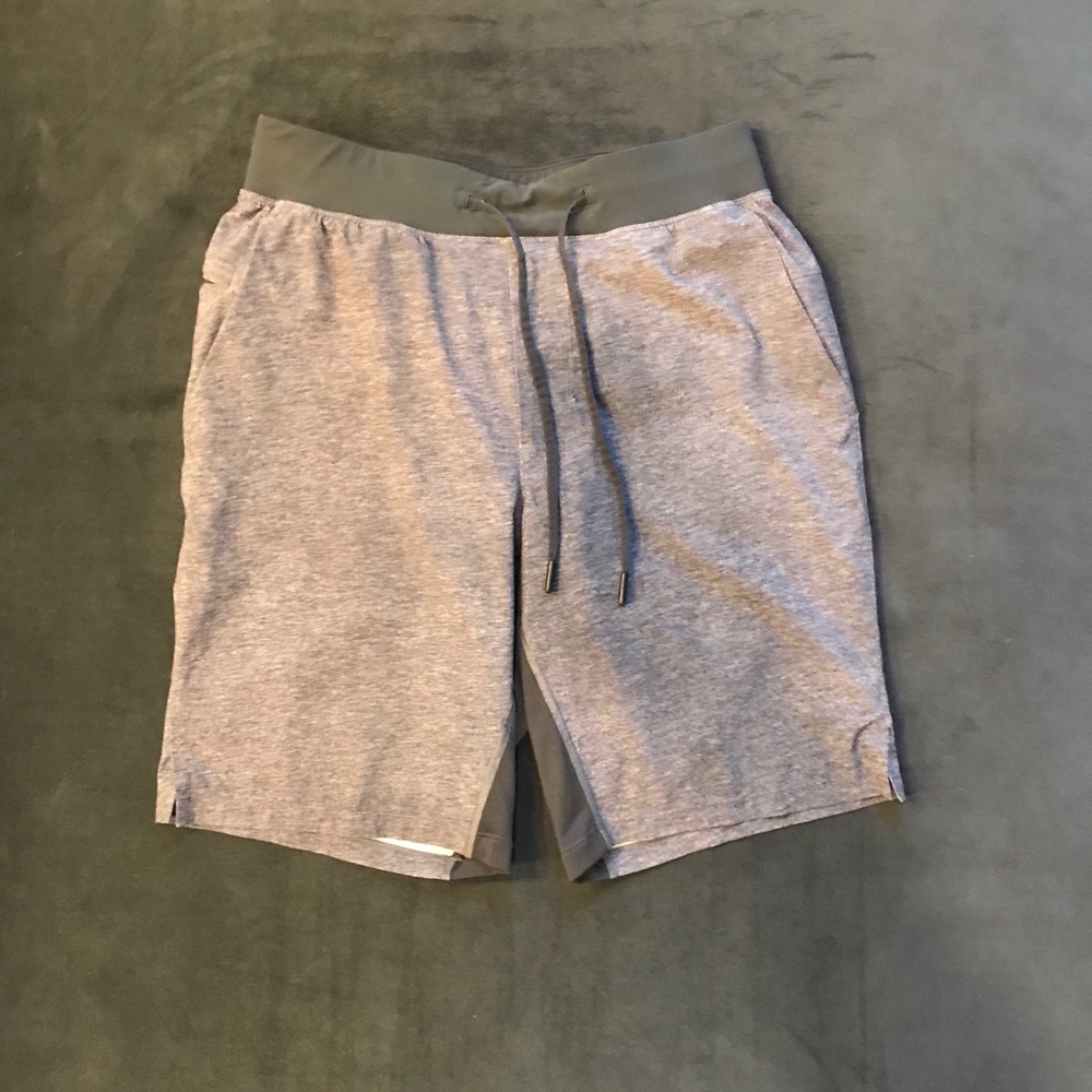 **SOLD**Lululemon T.H.E. Men’s shorts 9”